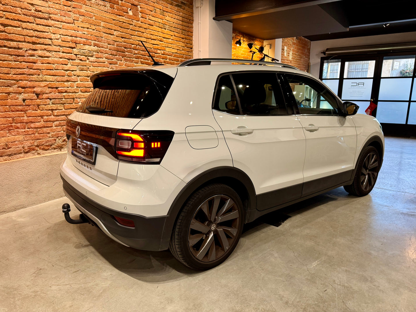 Volkswagen T-CROSS First Edition  año 2018 con 75.000km